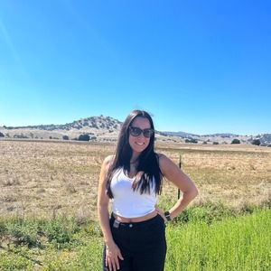 Meet your Posher, Desiree